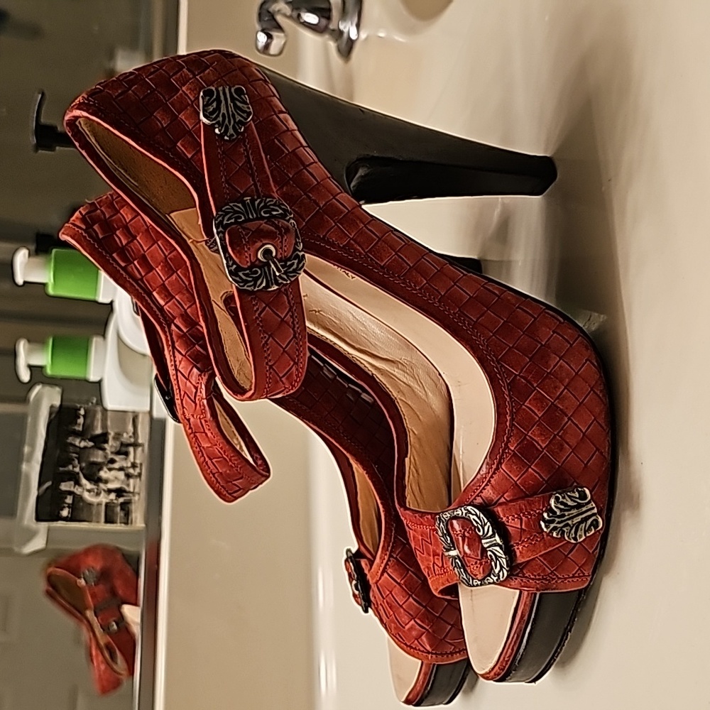 STUNNING KATIA Lombardo designer red leather weave stiletto peep toe heels
